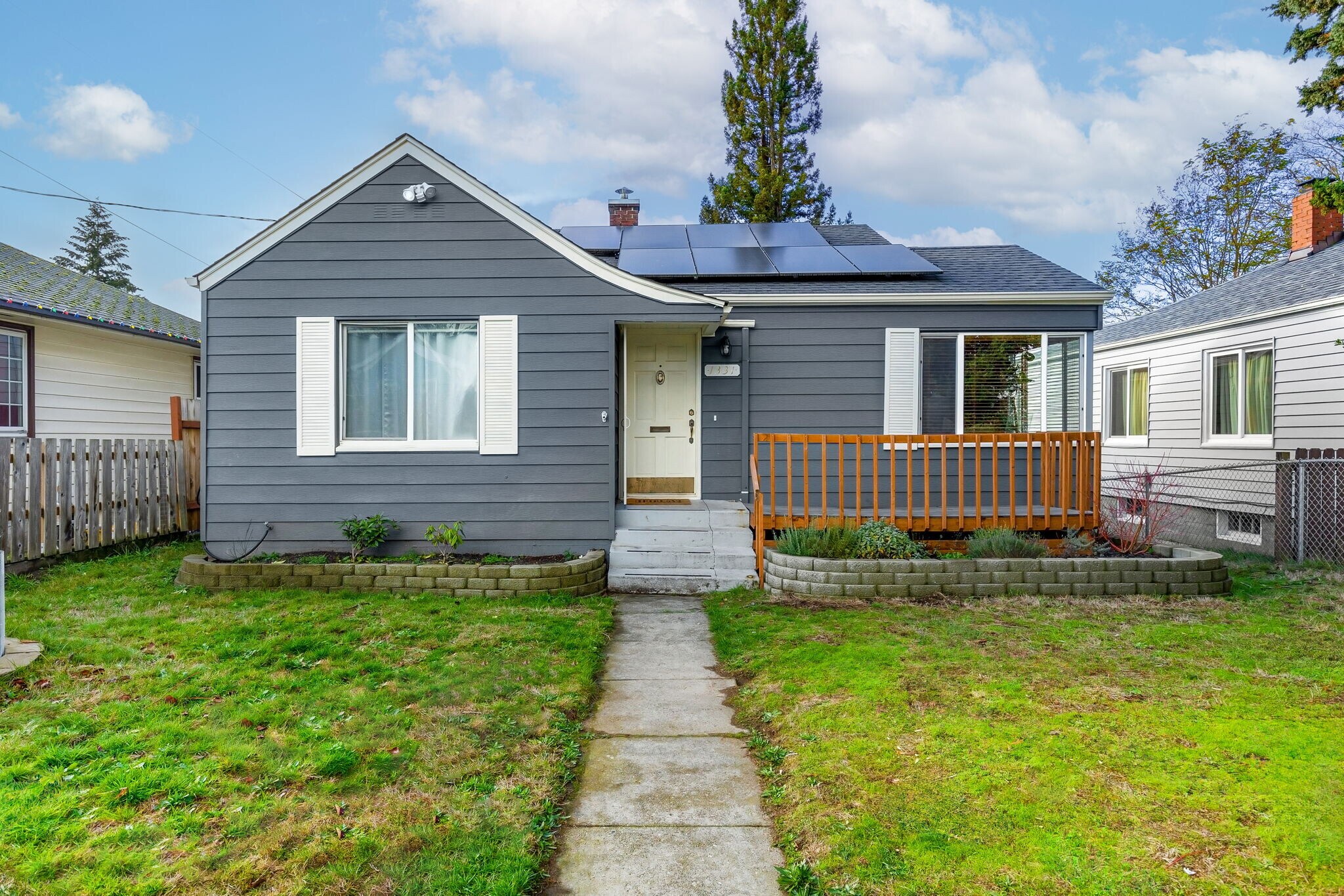 Building Photo - 1331 Rainier Ave