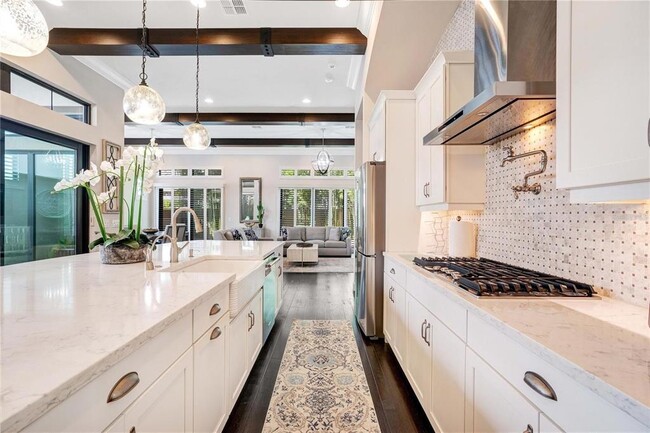 Building Photo - 8449 Via Vittoria Way