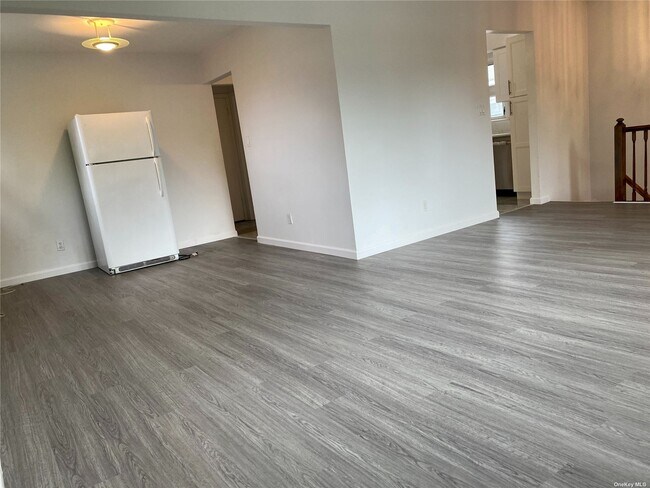 Building Photo - 160-15-16016 16th Ave