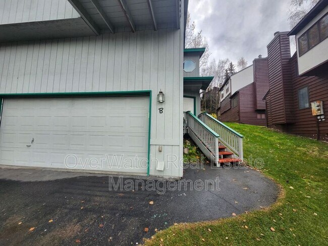 Building Photo - 4041 Lunar Dr