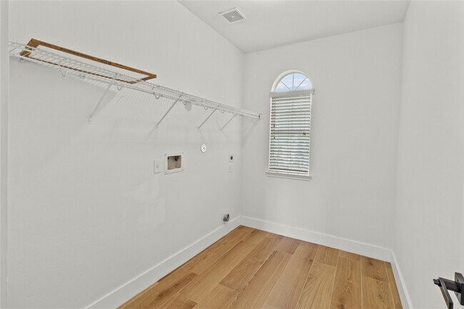 Building Photo - 518 Saffron Ct