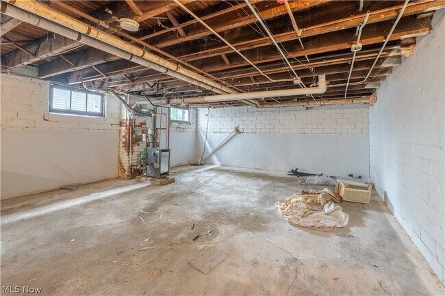 Building Photo - 1235 Donald Ave