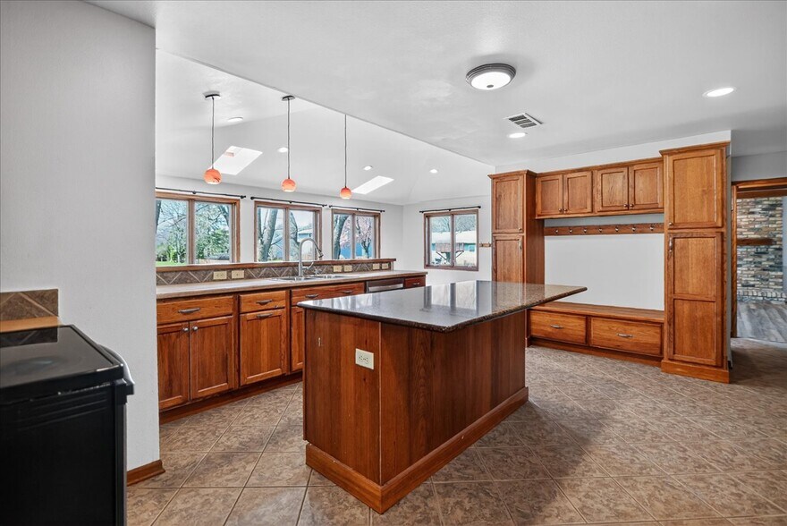 Building Photo - 1014 N Westfield Rd