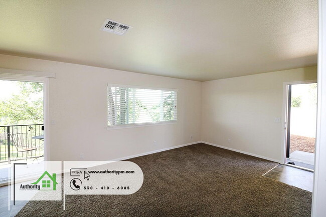 Building Photo - 4445 Dogwood Ln