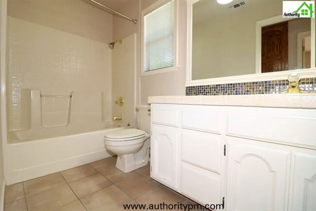 Building Photo - 428 Dominica Ct