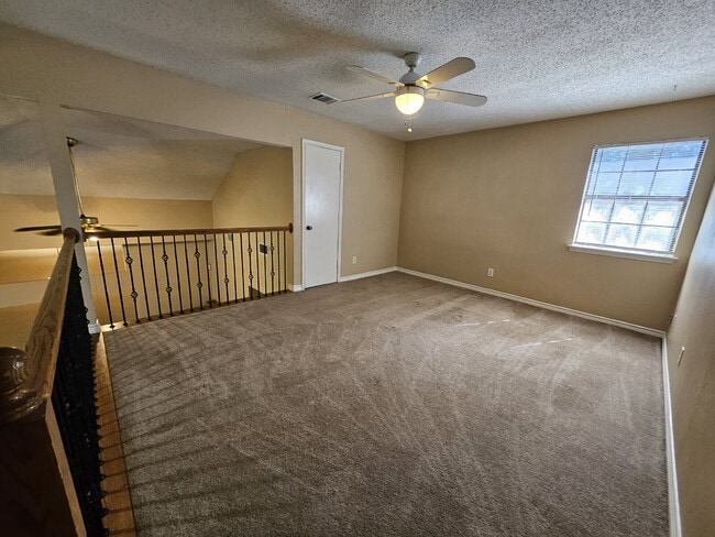Building Photo - $2000 MESQUITE- Beautiful home with open f...