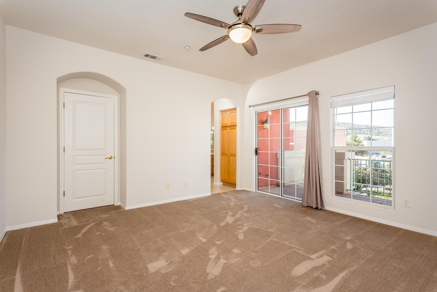 Building Photo - 903 Lawrence Dr