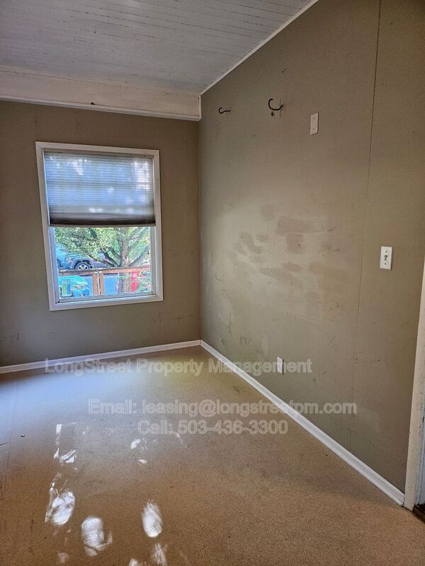Building Photo - 1402 SE 30th Ave