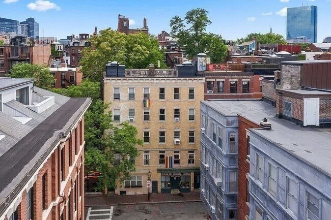 Building Photo - 58 Myrtle St