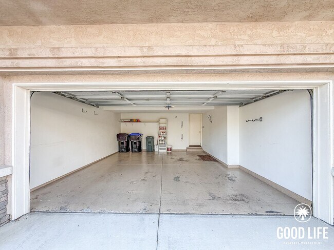 Building Photo - SD: Comfortable 2BD/2BA Townhome in Carmel Mountain Ranch with Community Pool, Attached Garage & ...