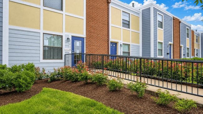 Building Photo - Millwood Townhouses