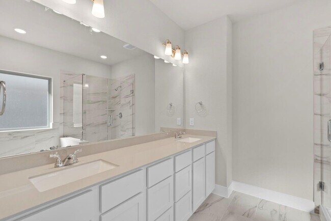 Building Photo - 2216 Inglenook Grv Dr