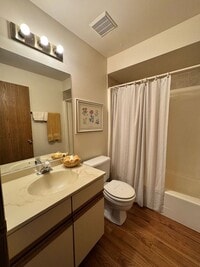 Building Photo - 16045 Applewood Ln