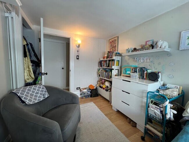 Building Photo - Fully Furnished Beautifully Restored Vinta...