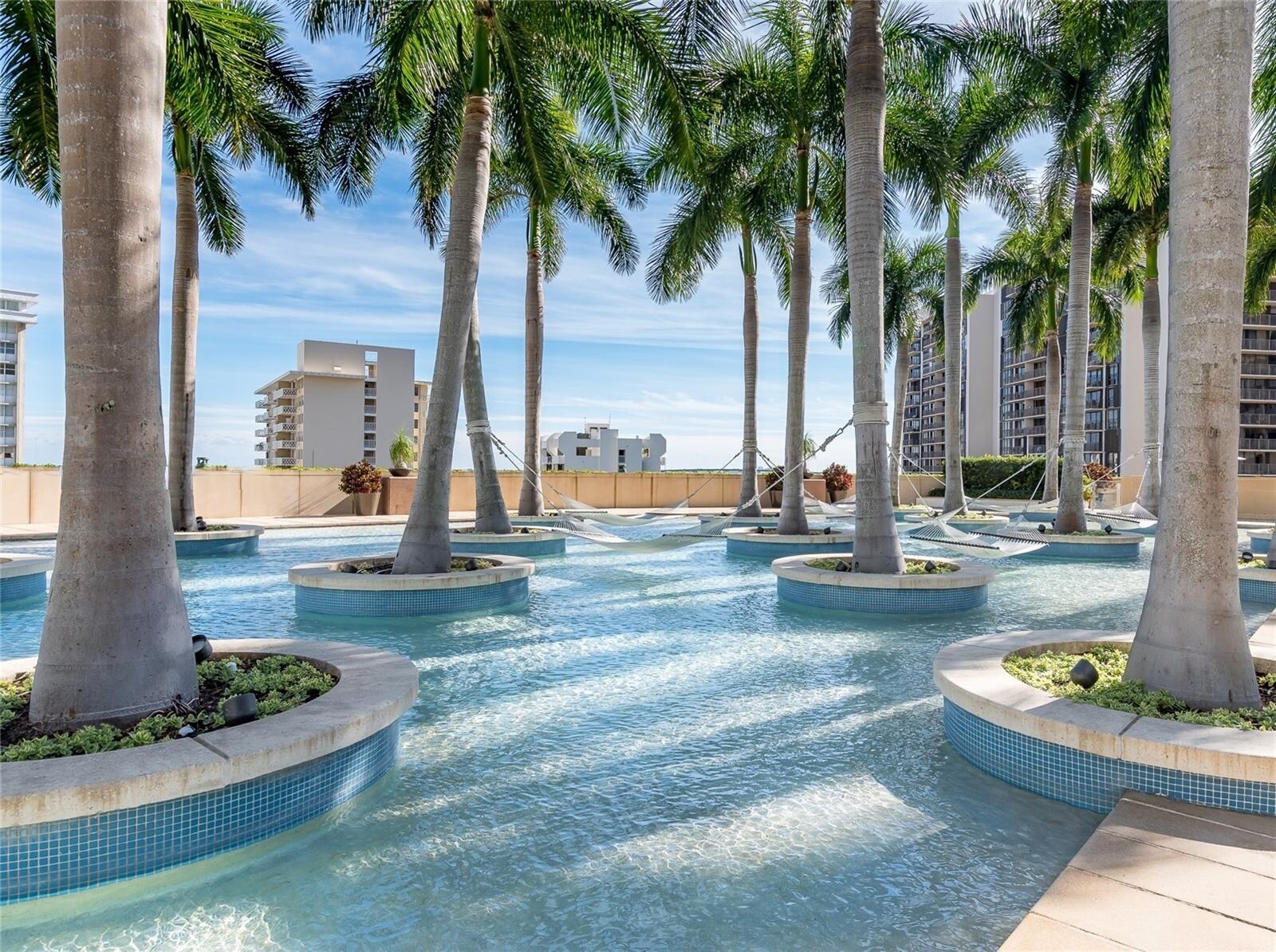 Building Photo - 1425 Brickell Ave