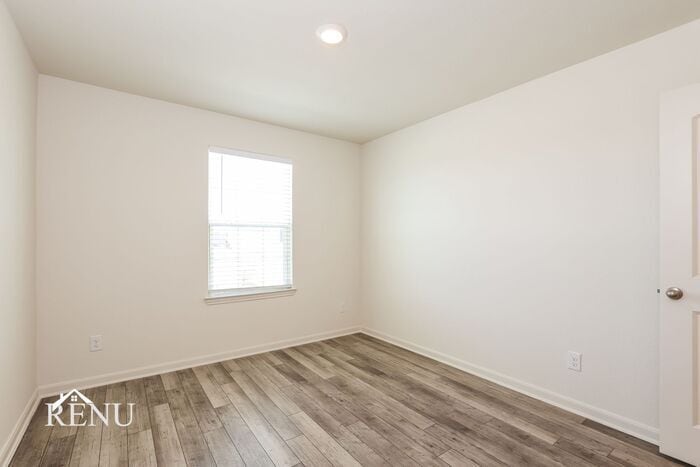 Building Photo - 2810 Praline Ferry