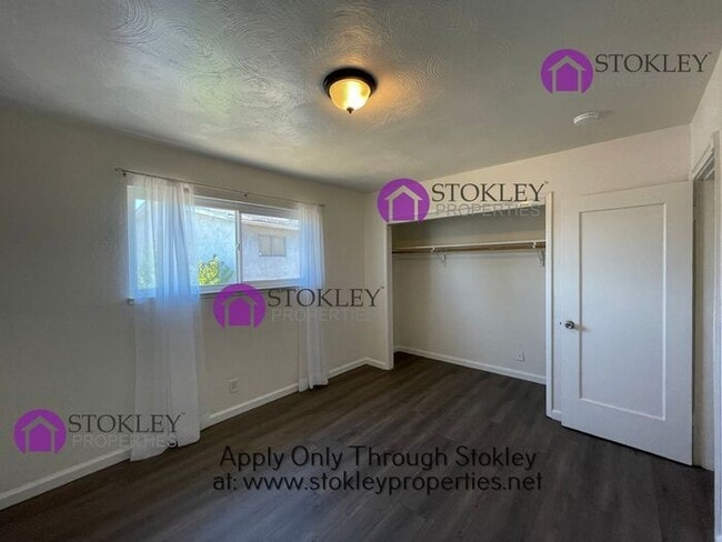 Building Photo - 540 Palms Dr