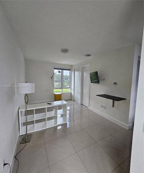 Building Photo - 6410 NW 105th Pl