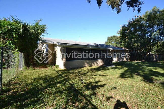 Building Photo - 1500 Overlook Rd