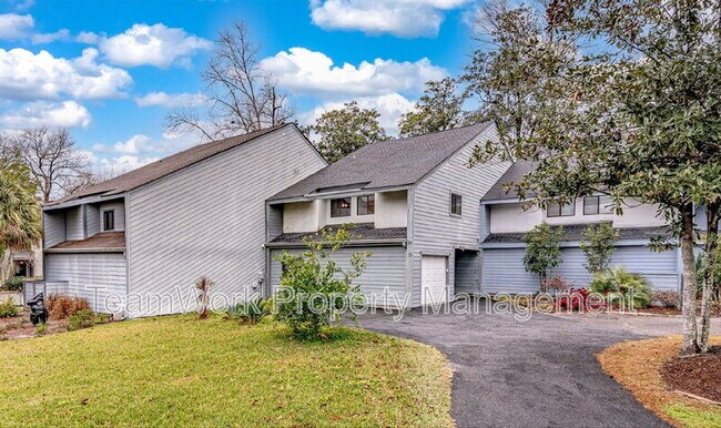 Primary Photo - 34 Arabian Dr