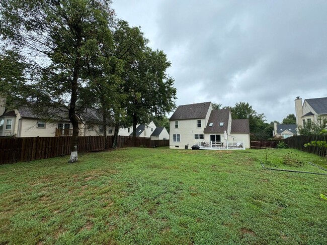 Building Photo - Amazing 3 Bed 2/2 Baths Single Family Home...