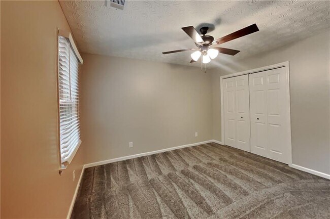 Building Photo - 1463 Shadowrock Heights