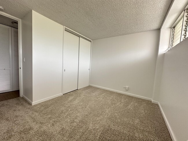 Building Photo - 4300 Waialae Ave