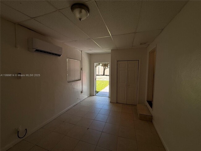 Building Photo - 1012 N 24th Ave