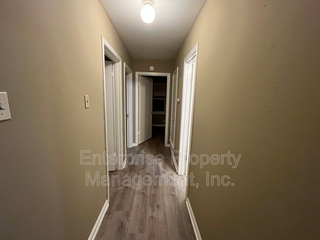Building Photo - 3531 Gowan Dr