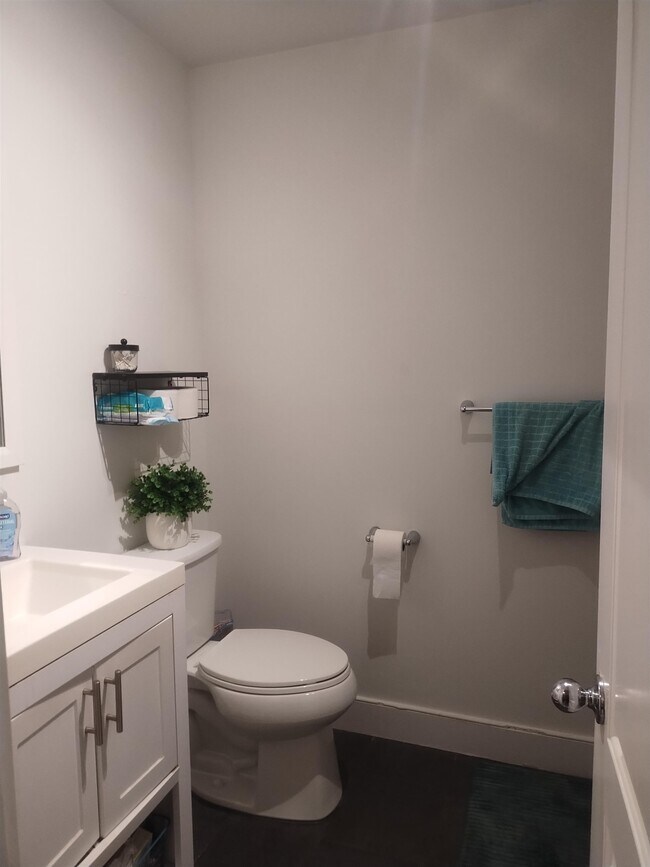 Building Photo - 492 Broadway