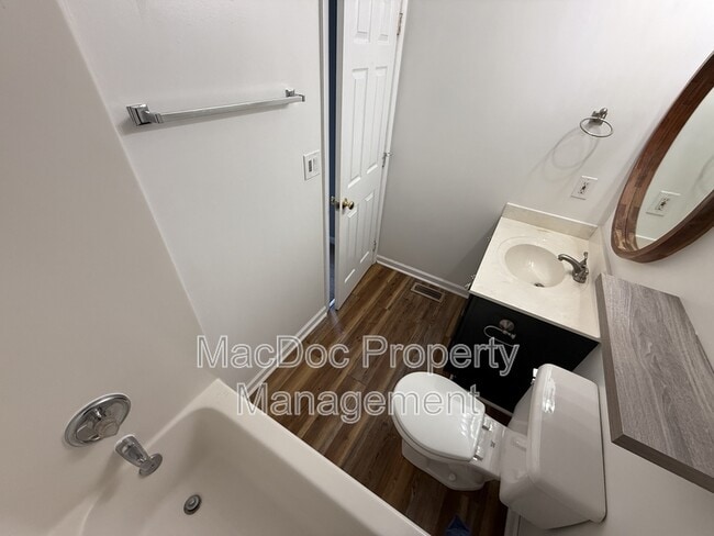 Building Photo - 10500 Boxmeer Ct