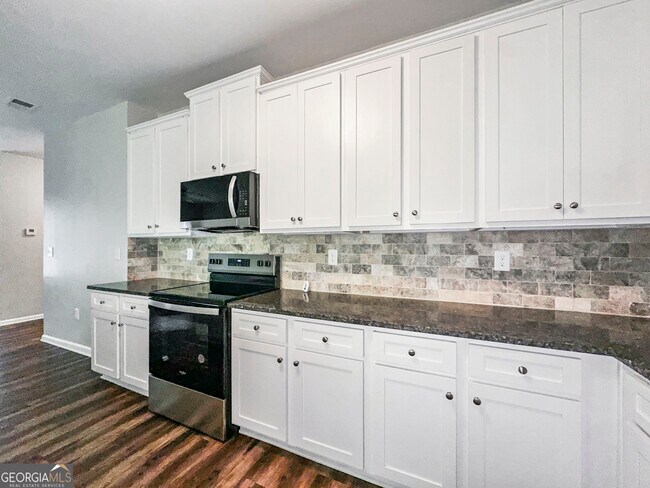 Building Photo - 212 Daisy Cir