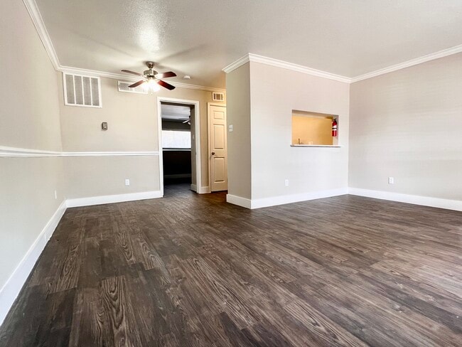 Building Photo - Court At Oak Forest