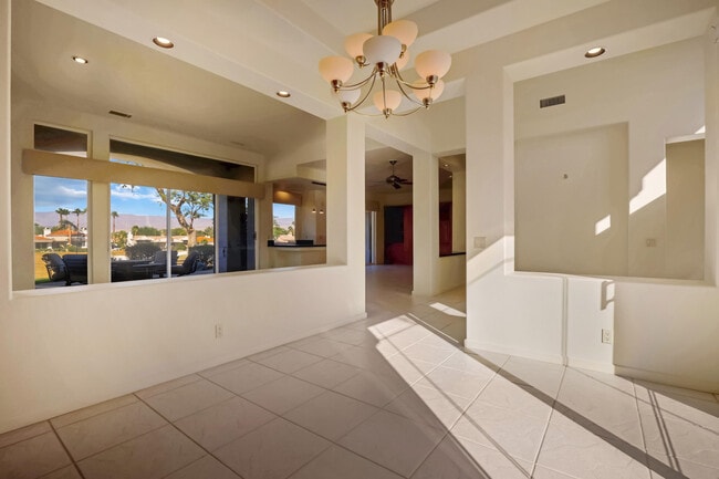 Building Photo - 830 Hawk Hill Trail