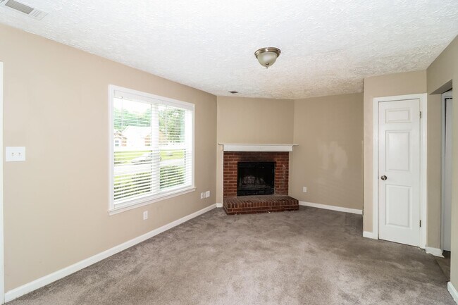 Building Photo - 2156 Oldfield Dr