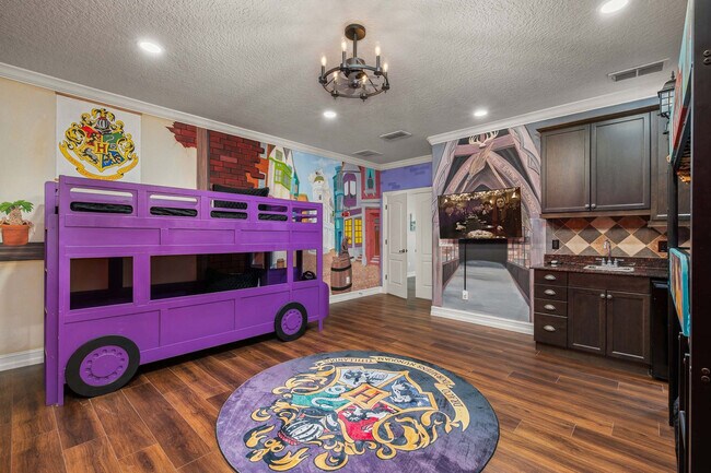 Building Photo - 1227 Radiant St