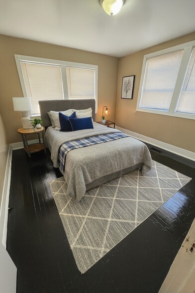 Bedroom - 4732 Ave T