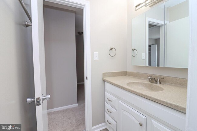 Building Photo - 1045 Brixton Ct