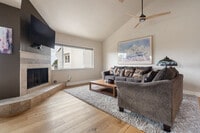 Building Photo - 301 Crocus Ct