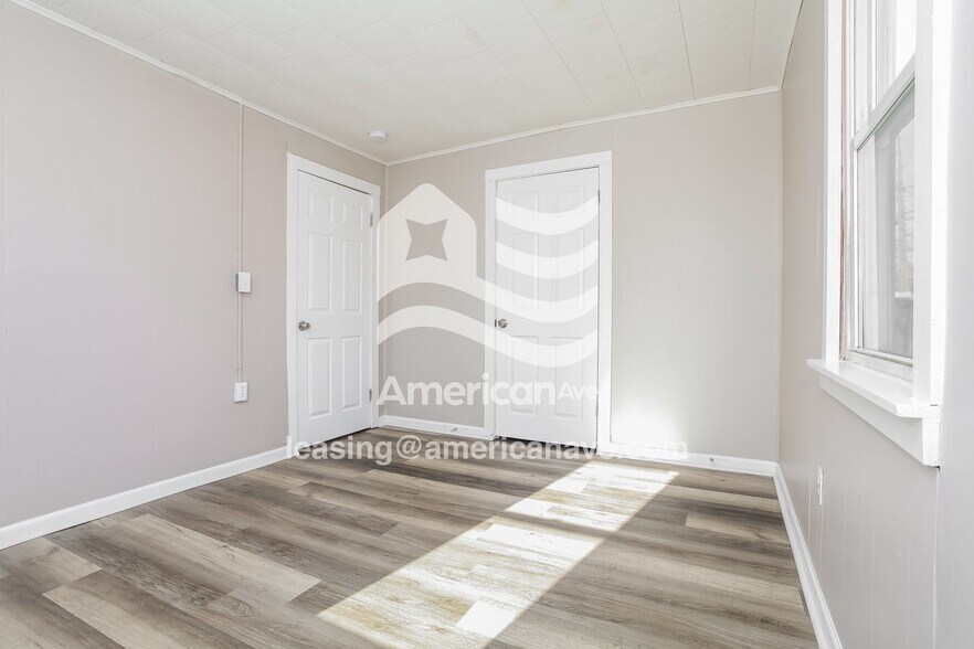 Building Photo - 1663 Hudepohl Ln