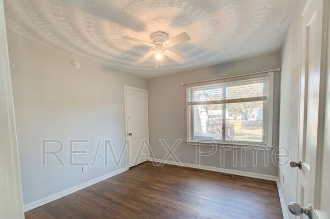 Building Photo - 200 Cynthia Dr