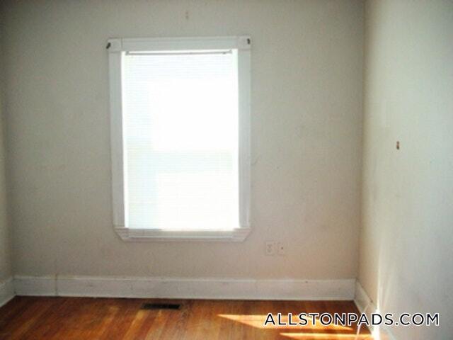Building Photo - 33 Adamson St