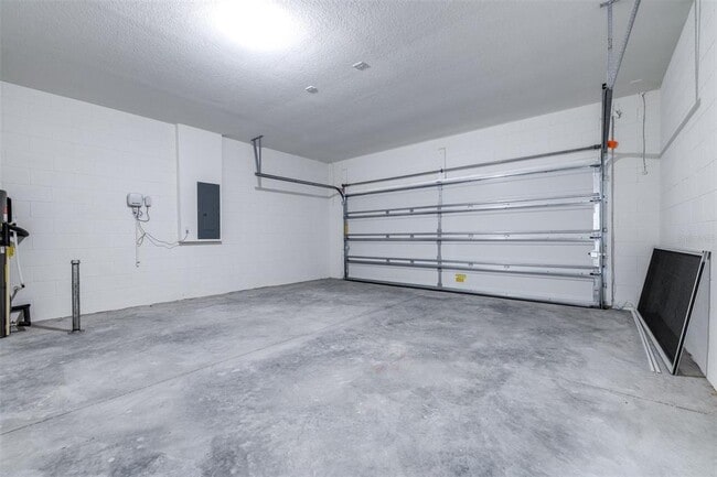 Building Photo - 29308 Kinsington Ct