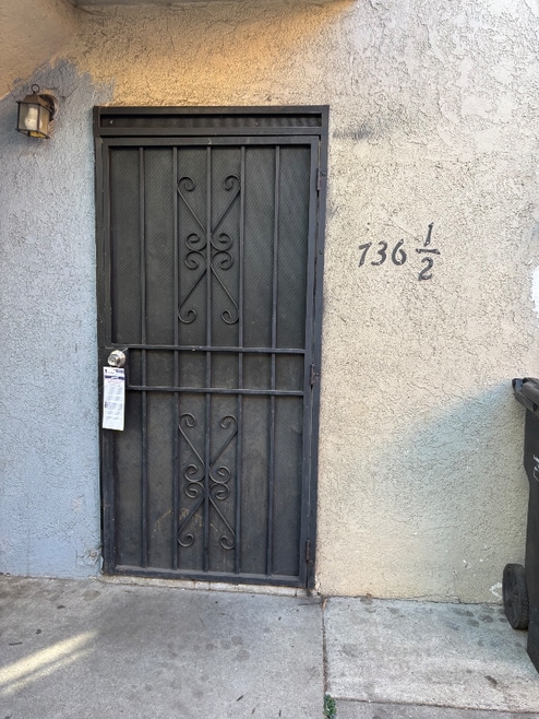 Building Photo - 736 W Century Blvd