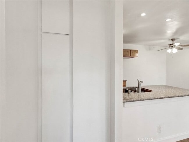 Building Photo - 4727 W 147th St