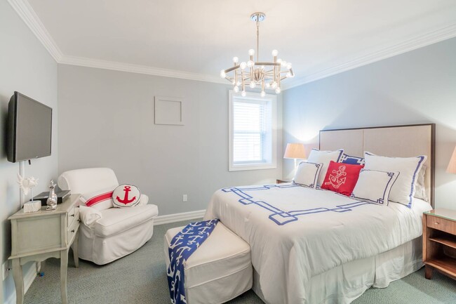 Building Photo - 6 Old School House Ln