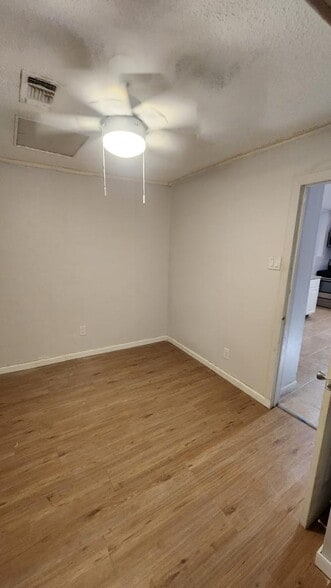 Building Photo - 971 Chalmers Ave