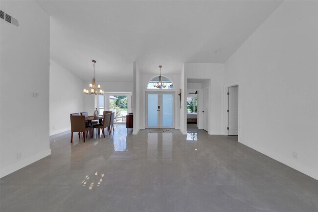 Building Photo - 9585 Carousel Cir S
