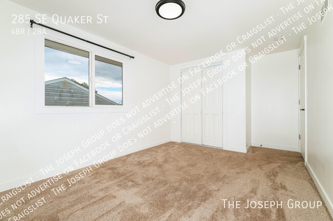 Building Photo - 285 SE Quaker St