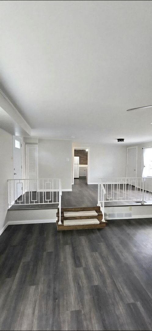 Building Photo - 1221 E Philadelphia St